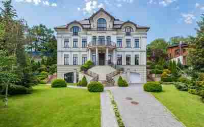 How a Postnuptial Agreement Protects Separate Property in Illinois